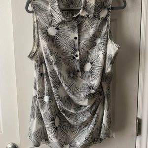 Cabi sleeveless blouse. Black/white. Size XL
